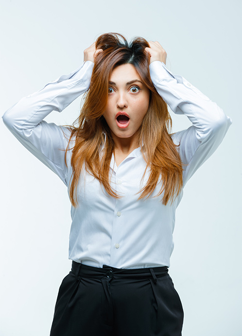 Aprende a mejorar tu pronunciación en inglés en Bogotá y evita reacciones como la de esta mujer